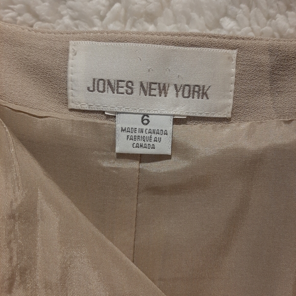 Pencil Skirt - Picture 2 of 4